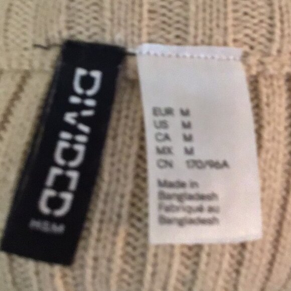 Cozy, H&M Divided sweater - Picture 3 of 3